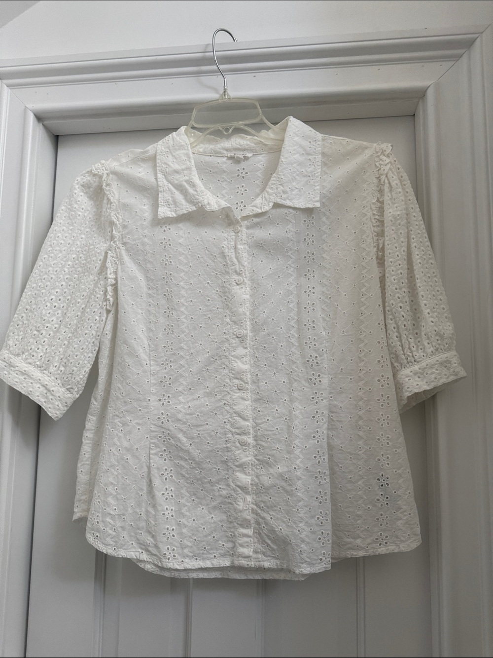 Splendid White Eyelet Button-Up Blouse
